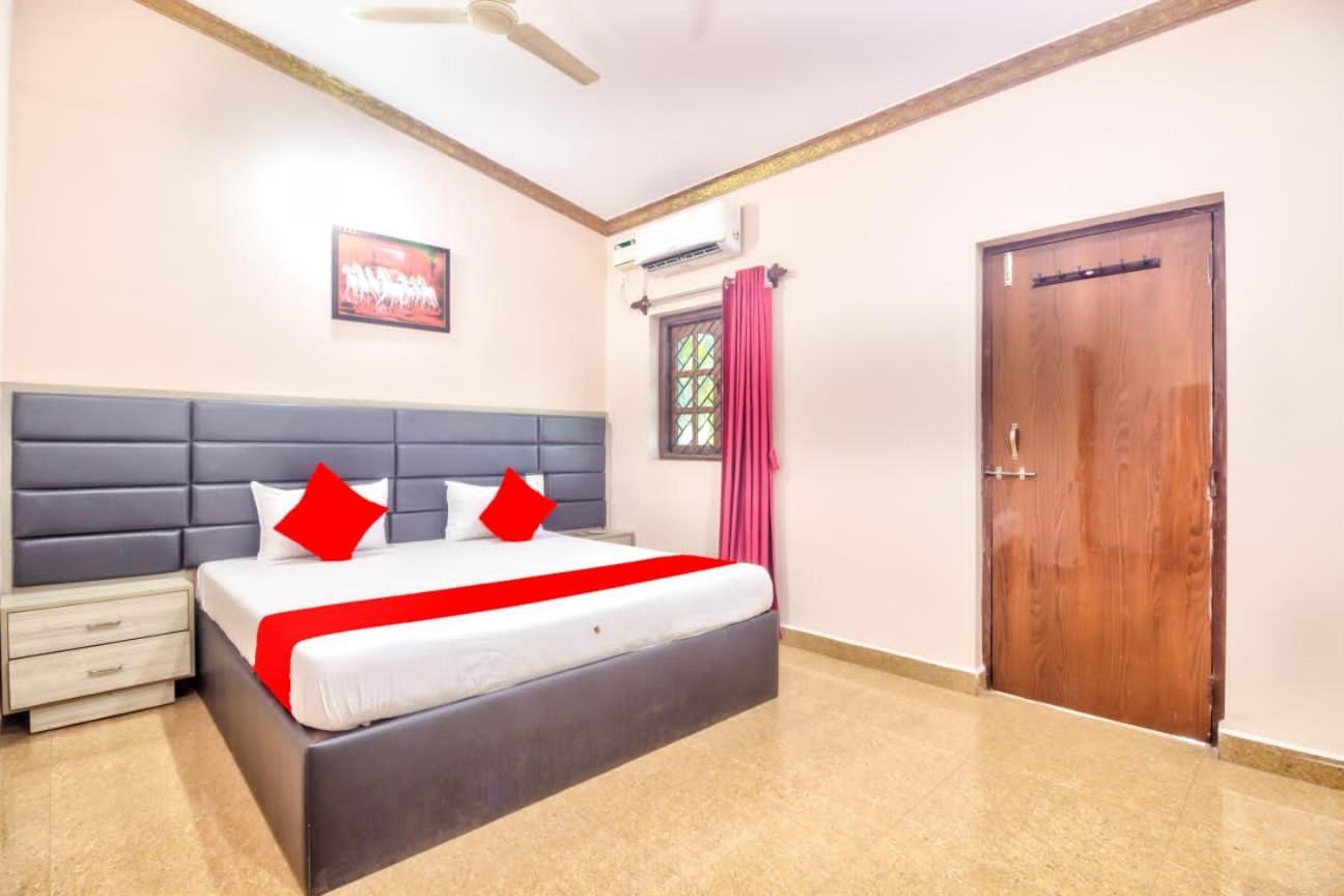 Blue Rays Apartment Calangute Room photo
